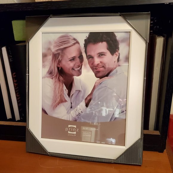 Prinz Dakota White Wood 8"x10" Photo Frame #213-581 New in Box - Picture 4 of 5